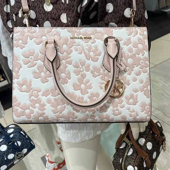 Michael Kors Sheila Medium Sequined Floral CZ Satchel
Powder Blush
NWT - Picture 12 of 16